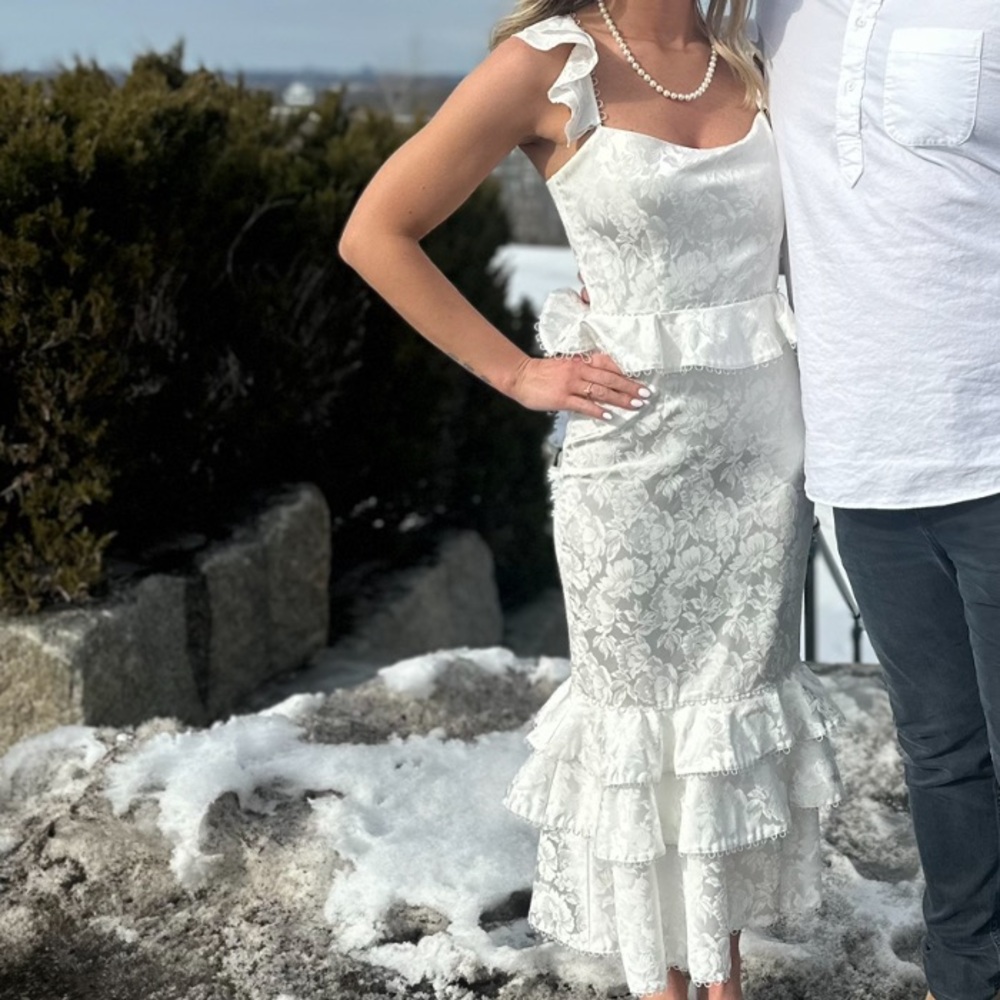 V. Chapman Ivory Floral Lace Dress